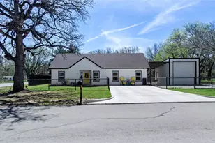 210 Stevens St, Bridgeport, TX 76426 - Photo 1