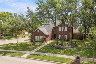 1801 Sandalwood Ln, Grapevine, TX 76051 - Photo 3