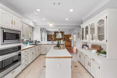 1801 Sandalwood Lane, Grapevine, TX 76051 - Photo 7