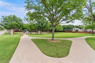 1801 Sandalwood Ln, Grapevine, TX 76051 - Photo 37