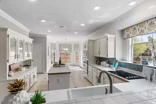 1801 Sandalwood Ln, Grapevine, TX 76051 - Photo 11