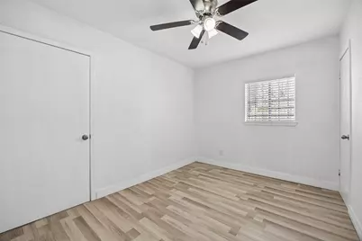 831 Kelso Drive, Dallas, TX 75211 - Photo 17