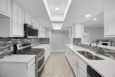 831 Kelso Drive, Dallas, TX 75211 - Photo 1