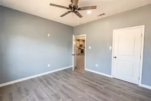 307 Bonham St, Nocona, TX 76255 - Photo 19