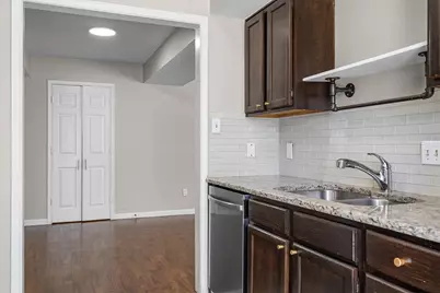 710 Peach Court, Grapevine, TX 76051 - Photo 13