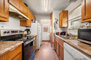 1129 College St, Grand Prairie, TX 75050 - Photo 5