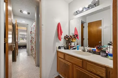 1129 College Street, Grand Prairie, TX 75050 - Photo 9