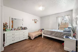 1129 College St, Grand Prairie, TX 75050 - Photo 11