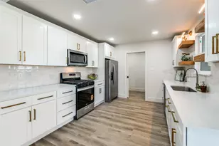 13817 Pyramid Dr, Farmers Branch, TX 75234 - Photo 9