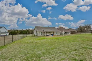 228 Colt Dr, Lake Kiowa, TX 76240 - Photo 31