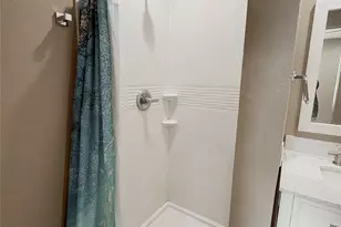 301 E Brockett St, Sherman, TX 75090 - Photo 11