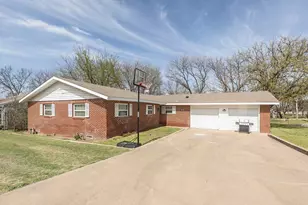 809 E Hwy 82, Nocona, TX 76255 - Photo 3