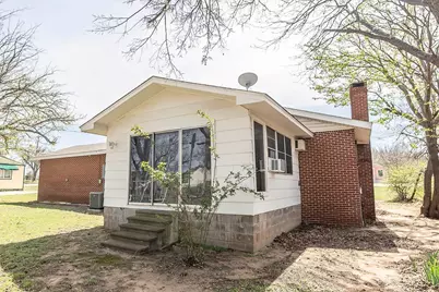 809 E Highway 82, Nocona, TX 76255 - Photo 5