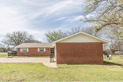 809 E Highway 82, Nocona, TX 76255 - Photo 5