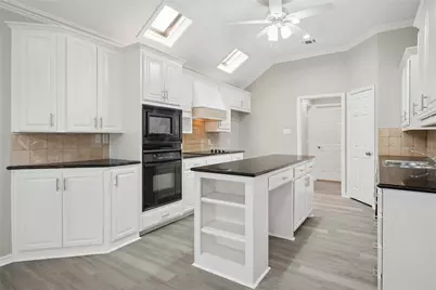 3216 Village Oak Drive, Arlington, TX 76017 - Photo 9