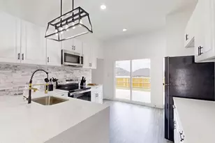 828 Indian Dr, Granbury, TX 76048 - Photo 7