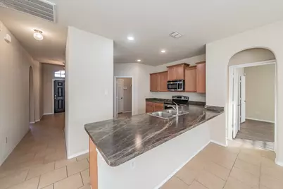 643 Alexander Street, Grand Prairie, TX 75051 - Photo 5