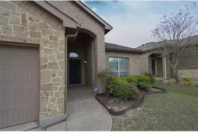 643 Alexander Street, Grand Prairie, TX 75051 - Photo 3