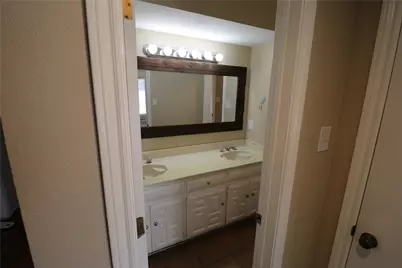 200 Red Oak Creek Drive, Oak Leaf, TX 75154 - Photo 9