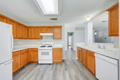 6431 St Leonard Drive, Arlington, TX 76001 - Photo 19