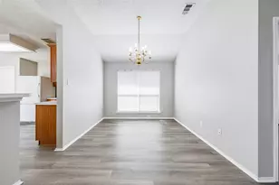 6431 St Leonard Dr, Arlington, TX 76001 - Photo 11