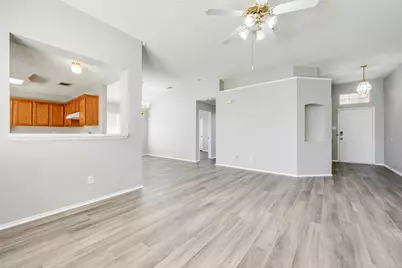 6431 St Leonard Drive, Arlington, TX 76001 - Photo 9