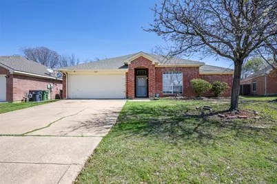 6431 St Leonard Drive, Arlington, TX 76001 - Photo 1