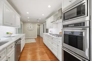 1000 Bert Dr, Arlington, TX 76012 - Photo 9