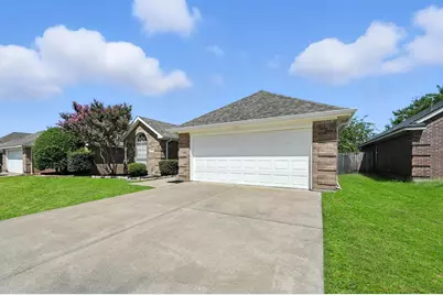 8016 Adcock Court, Fort Worth, TX 76137 - Photo 3