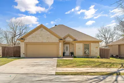 215 N 2nd Street, Princeton, TX 75407 - Photo 1