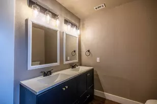 203 W Purdom Ave, Alvarado, TX 76009 - Photo 13