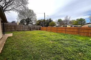 3717 Cranston Ct E, Irving, TX 75062 - Photo 11