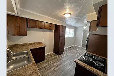 3717 Cranston Court E, Irving, TX 75062 - Photo 7