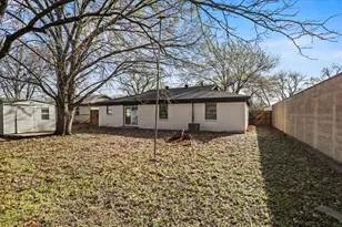 2101 Dayton St, Haltom City, TX 76117 - Photo 29