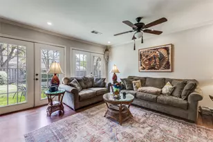 9936 Windlake Cir, Dallas, TX 75238 - Photo 13