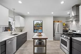 2155 Barberry Dr, Dallas, TX 75211 - Photo 11