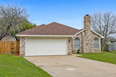 512 Oak Ridge Court, Crowley, TX 76036 - Photo 3