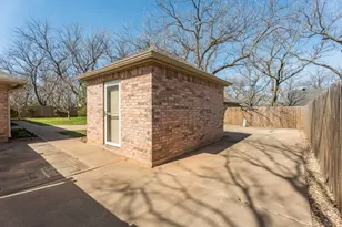 9006 N Longwood Dr, Granbury, TX 76049 - Photo 31