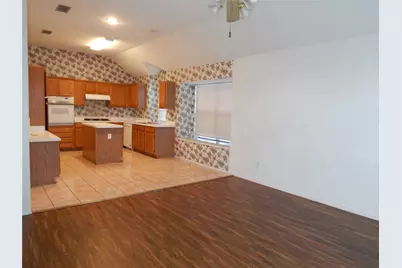 804 Sansome Drive, Arlington, TX 76018 - Photo 5