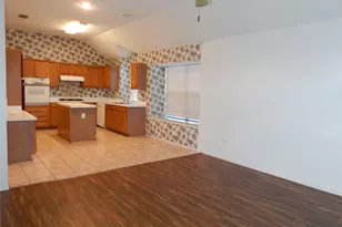 804 Sansome Dr, Arlington, TX 76018 - Photo 5