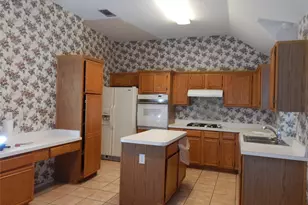 804 Sansome Dr, Arlington, TX 76018 - Photo 11