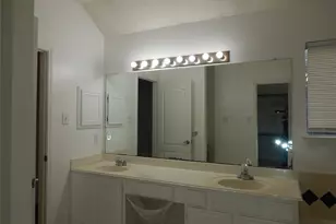 804 Sansome Dr, Arlington, TX 76018 - Photo 13