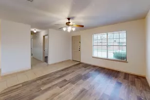 2331 N Elm St, Denton, TX 76201 - Photo 7