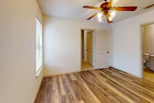 2331 N Elm St, Denton, TX 76201 - Photo 9