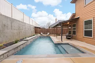 400 Hidden Lake Ct, Burleson, TX 76028 - Photo 3