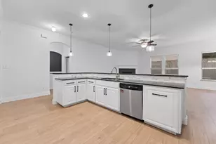 400 Hidden Lake Ct, Burleson, TX 76028 - Photo 27