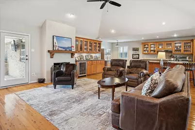 10117 Coveridge Drive, Dallas, TX 75238 - Photo 7