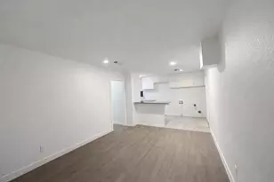 3408 S Hughes Ave, Fort Worth, TX 76119 - Photo 7