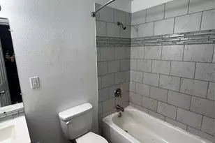 925 W Nelson St, Denison, TX 75020 - Photo 9