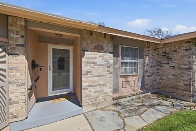 800 Brownstone Street, Euless, TX 76039 - Photo 3